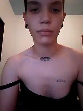 Snapshot of edi999 chatting on October 9, 2:09 am edi999 online show from October 9, 2:09 am