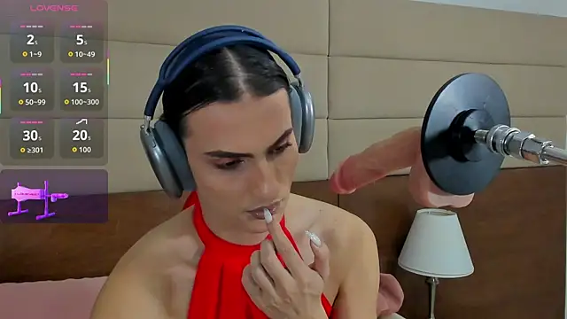 Snapshot of shantall_skinny chatting on November 10, 3:27 am shantall skinny online show from November 10, 3:27 am