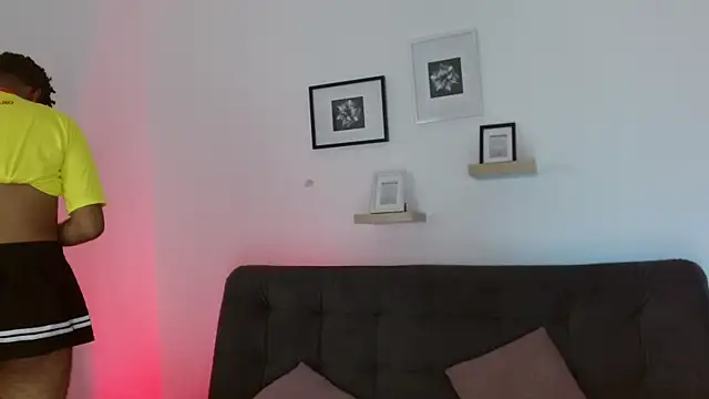 Snapshot of julian_vogue chatting on March 20, 6:53 pm julian vogue online show from March 20, 6:53 pm