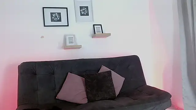 Snapshot of julian_vogue chatting on March 21, 6:29 pm julian vogue online show from March 21, 6:29 pm