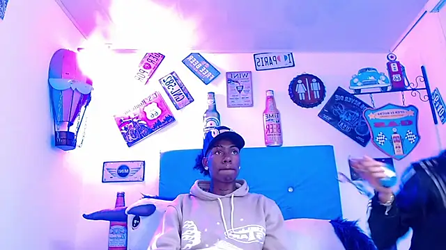 lili roussi online show from October 10, 10:53 pm