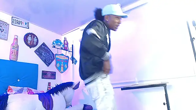 Snapshot of lili_roussi chatting on March 26, 6:57 pm lili roussi online show from March 26, 6:57 pm