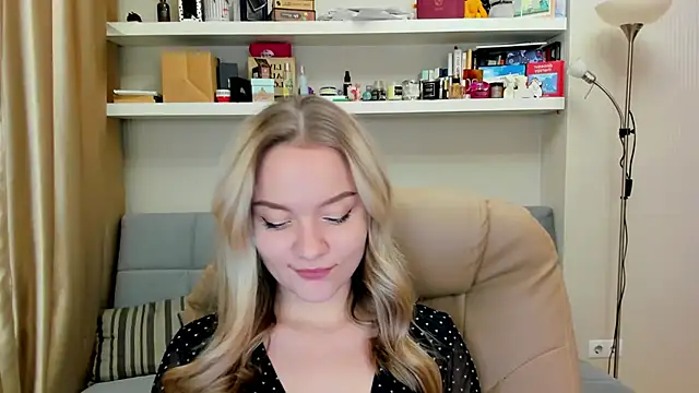 Kara Smith  online show from December 1, 9:26 pm