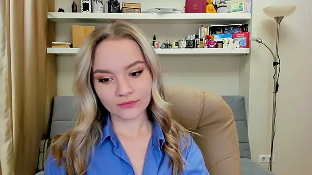 Snapshot of Kara_Smith_ chatting on December 9, 9:16 pm Kara Smith online show from December 9, 9:16 pm