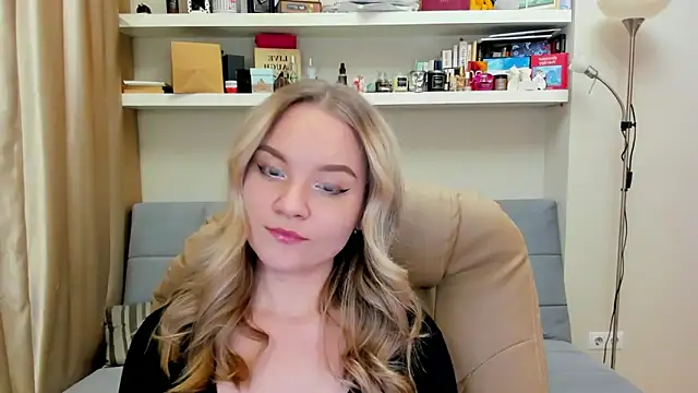 Snapshot of Kara_Smith_ chatting on December 28, 10:13 pm Kara Smith online show from December 28, 10:13 pm