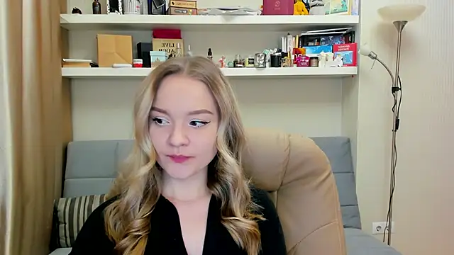 Snapshot of Kara_Smith_ chatting on January 24, 10:19 pm Kara Smith online show from January 24, 10:19 pm