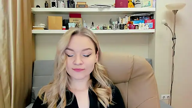 Kara Smith  online show from March 7, 12:26 am