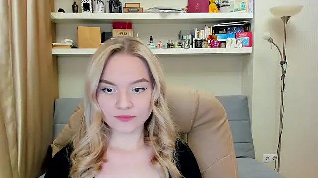 Kara Smith  online show from March 7, 9:38 pm