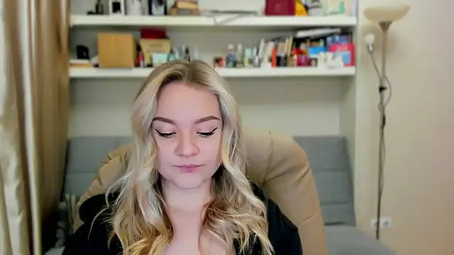 Snapshot of Kara_Smith_ chatting on October 23, 10:52 pm Kara Smith online show from October 23, 10:52 pm