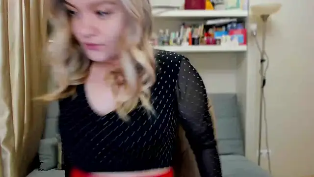 Snapshot of Kara_Smith_ chatting on November 16, 9:53 pm Kara Smith online show from November 16, 9:53 pm