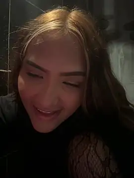 Snapshot of iamsara_21 chatting on May 26, 5:03 am iamsara 21 online show from May 26, 5:03 am