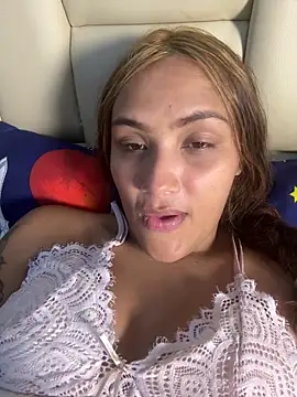 Snapshot of iamsara_21 chatting on May 28, 5:10 pm iamsara 21 online show from May 28, 5:10 pm