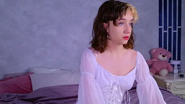 Gia Riccardo online show from November 15, 6:00 am