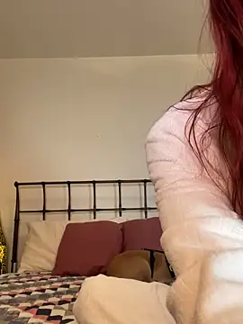 Snapshot of SusieandLacey chatting on November 5, 12:10 am SusieandLacey online show from November 5, 12:10 am