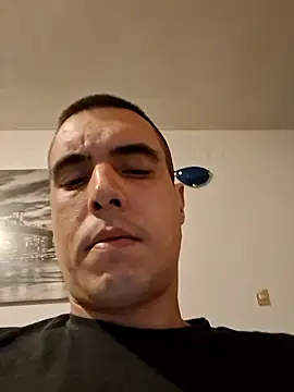 Snapshot of marco199077 chatting on February 17, 7:42 pm marco199077 online show from February 17, 7:42 pm