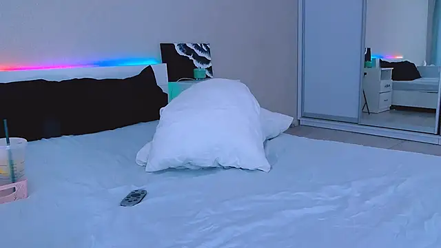 Snapshot of DIANAxxxDIAMOND chatting on September 17, 7:32 am DIANAxxxDIAMOND online show from September 17, 7:32 am