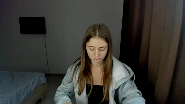 Snapshot of LilyHaart chatting on October 4, 8:34 am LilyHaart online show from October 4, 8:34 am