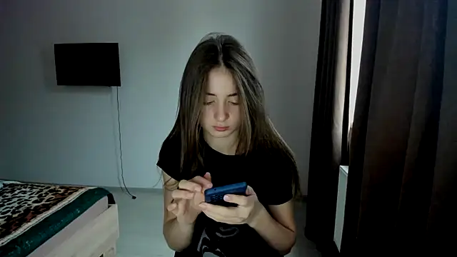 Snapshot of LilyHaart chatting on November 7, 5:29 am LilyHaart online show from November 7, 5:29 am