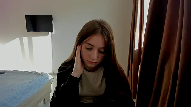 Snapshot of LilyHaart chatting on November 14, 11:42 am LilyHaart online show from November 14, 11:42 am