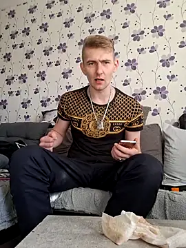 ThePython666 online show from October 29, 11:01 am