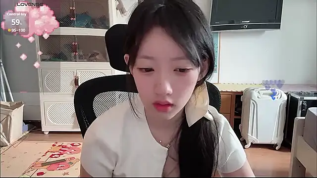 Snapshot of umi-dd chatting on June 25, 5:12 am umi-dd online show from June 25, 5:12 am