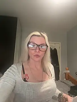 Curvy-Cleo online show from February 12, 12:11 pm