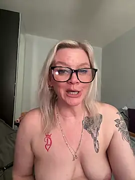 Curvy-Cleo online show from March 5, 12:23 pm