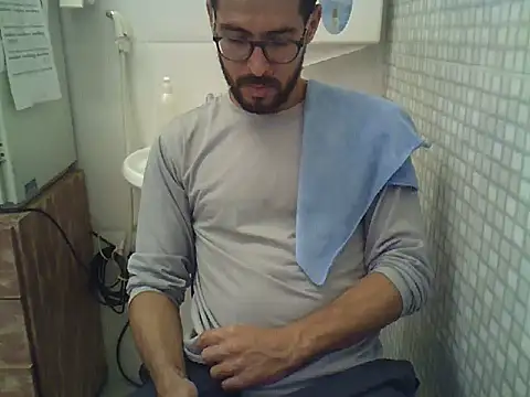 Snapshot of pdasgyn chatting on October 8, 1:09 pm pdasgyn online show from October 8, 1:09 pm