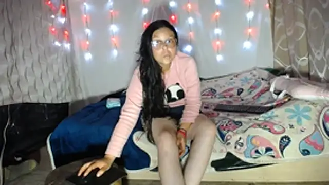Snapshot of SHARONYJQVI chatting on July 25, 10:07 pm SHARONYJQVI online show from July 25, 10:07 pm
