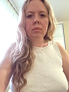 Snapshot of Irina3718 chatting on May 30, 2:58 pm Irina3718 online show from May 30, 2:58 pm