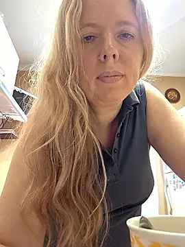 Snapshot of Irina3718 chatting on June 3, 3:06 pm Irina3718 online show from June 3, 3:06 pm