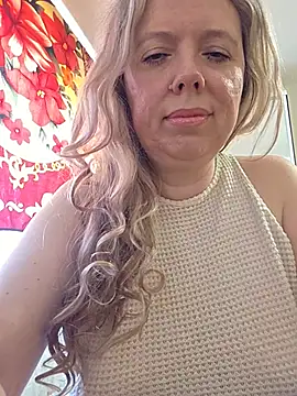 Snapshot of Irina3718 chatting on June 16, 7:22 am Irina3718 online show from June 16, 7:22 am