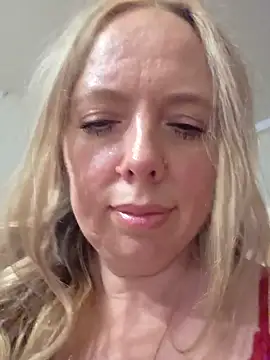 Snapshot of Irina3718 chatting on June 23, 3:21 pm Irina3718 online show from June 23, 3:21 pm