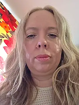 Snapshot of Irina3718 chatting on June 24, 7:18 am Irina3718 online show from June 24, 7:18 am