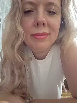 Snapshot of Irina3718 chatting on July 21, 9:28 pm Irina3718 online show from July 21, 9:28 pm