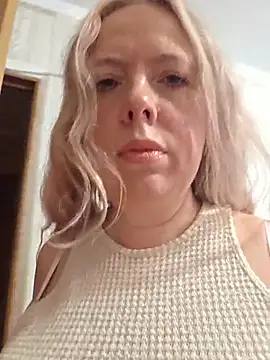 Snapshot of Irina3718 chatting on July 23, 7:50 am Irina3718 online show from July 23, 7:50 am