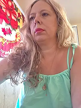 Snapshot of Irina3718 chatting on August 2, 9:52 am Irina3718 online show from August 2, 9:52 am