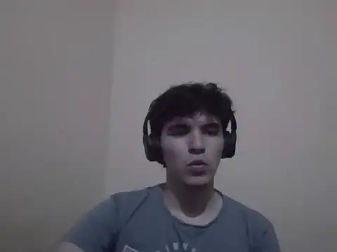 Snapshot of Visculi chatting on December 4, 10:29 pm Visculi online show from December 4, 10:29 pm