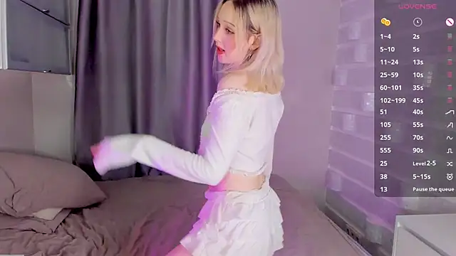 alicewonderyou online show from November 14, 12:04 pm