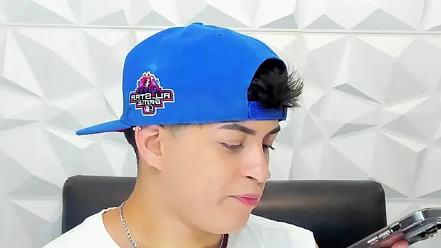 Snapshot of Sam_Daves chatting on November 25, 2:06 pm Sam Daves online show from November 25, 2:06 pm