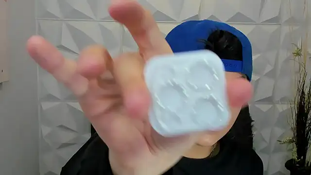 Snapshot of Sam_Daves chatting on December 4, 2:26 pm Sam Daves online show from December 4, 2:26 pm