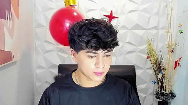 Snapshot of Sam_Daves chatting on December 17, 1:06 pm Sam Daves online show from December 17, 1:06 pm