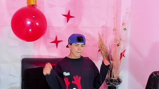 Snapshot of Sam_Daves chatting on December 19, 1:18 pm Sam Daves online show from December 19, 1:18 pm