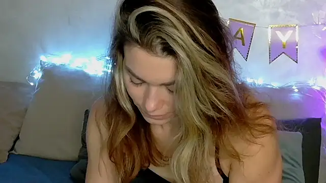 SweetDarling7 online show from December 14, 10:36 pm