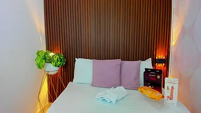 sophia martinezz  online show from March 19, 12:12 pm