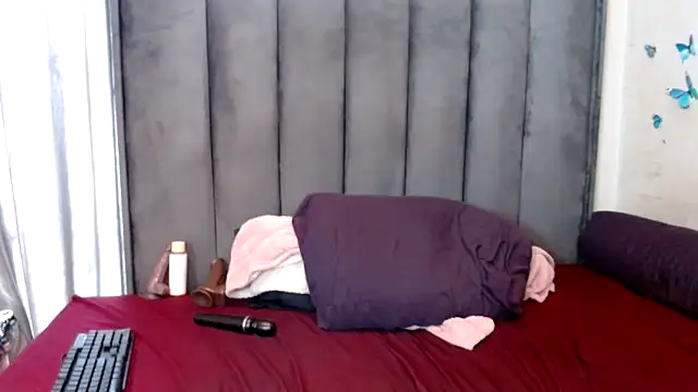 Snapshot of LustyDeziree1 chatting on November 17, 2:23 pm LustyDeziree1 online show from November 17, 2:23 pm