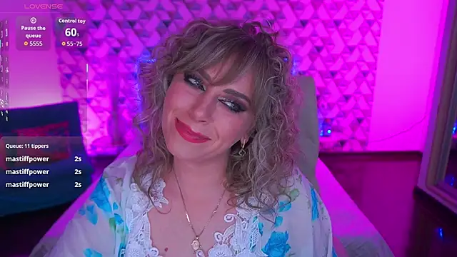 Snapshot of CandyLadyyy chatting on May 17, 8:27 pm CandyLadyyy online show from May 17, 8:27 pm