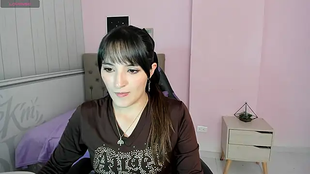 Tania Duque online show from November 8, 2:17 pm