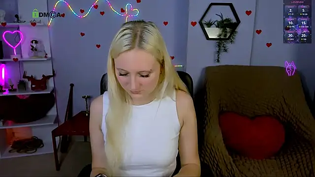 Snapshot of madam_uliis chatting on May 3, 10:21 am madam uliis online show from May 3, 10:21 am