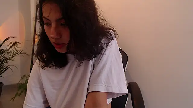 Snapshot of Asaray_T chatting on May 30, 9:34 pm Asaray T online show from May 30, 9:34 pm